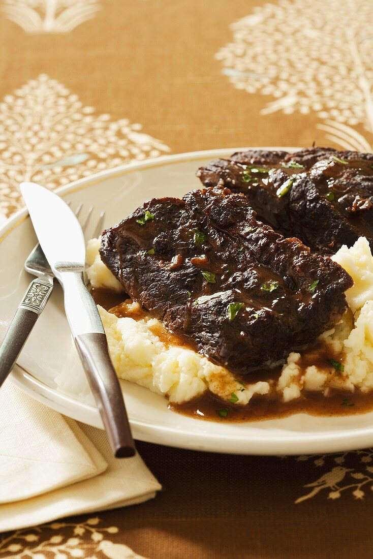 Braised ribs with mashed potato