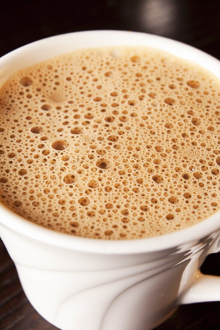 Indischer Madras-Kaffee in Tasse