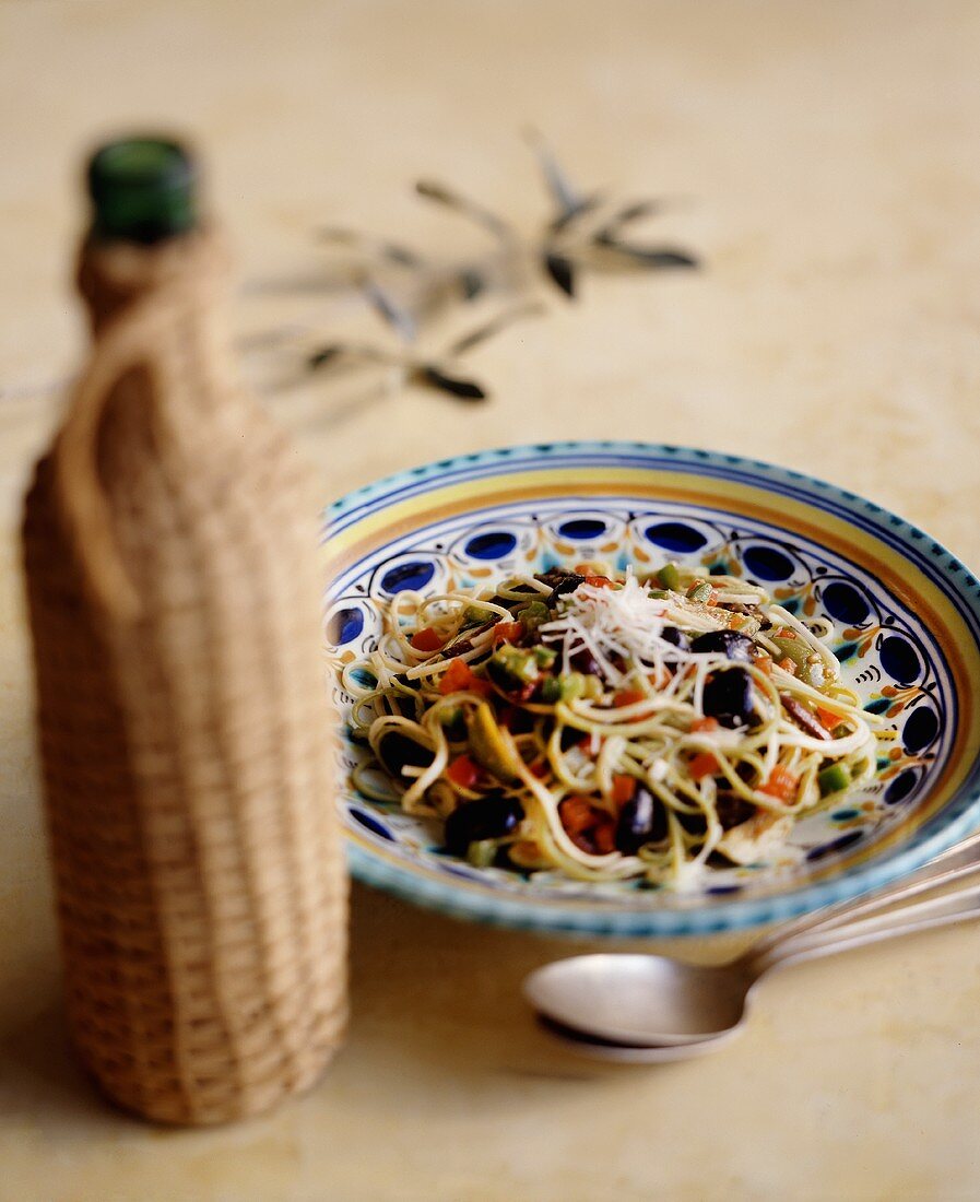 Linguine alla ligure (pasta with olives and peppers)