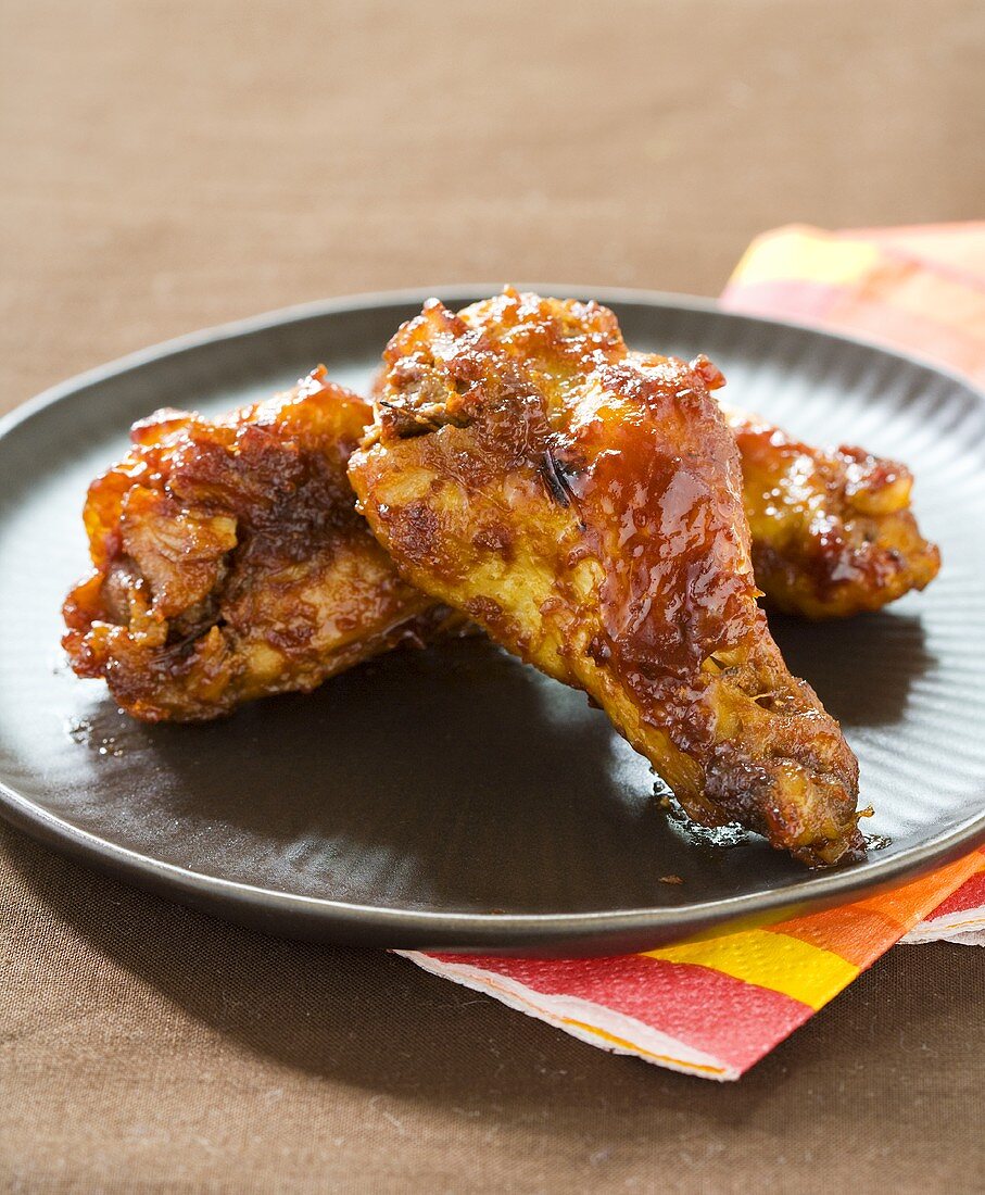 Sticky Wings on a Plate