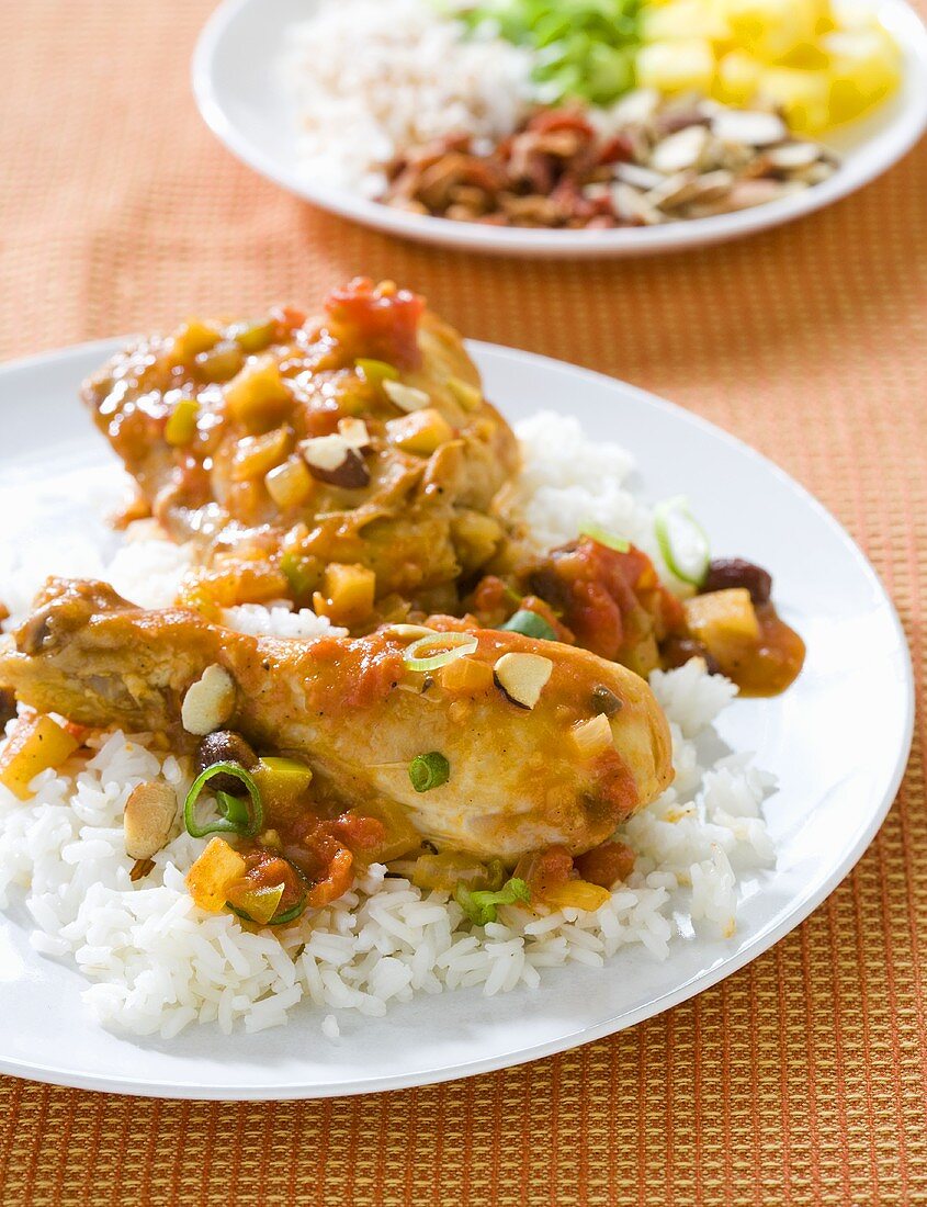 Hähnchen mit Currysauce auf Reis
