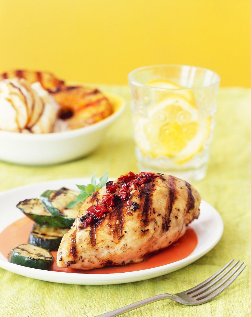 Grilled chicken breast with courgettes