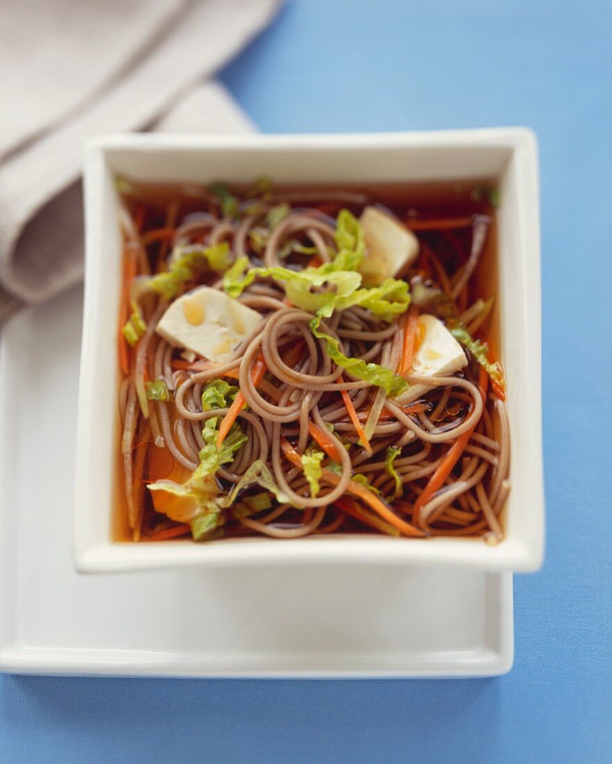 Sobanudelsuppe mit Tofu (Asien)