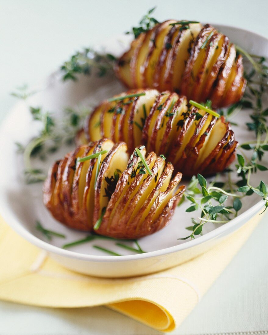 Baked Potatoes mit Thymian und Schnittlauch