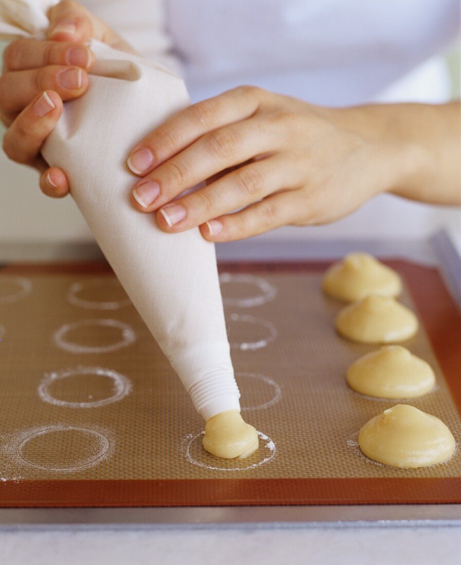 Making Cream Puffs with a Pastry Bag