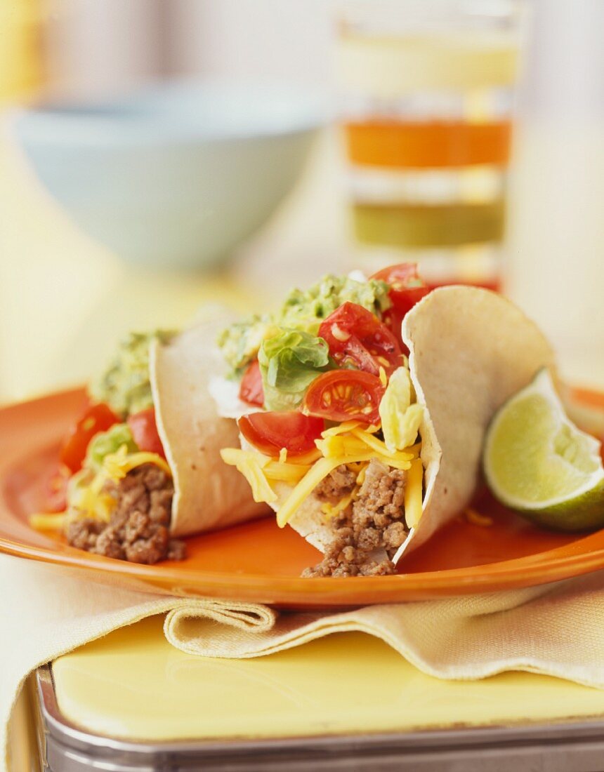 Soft-Shell-Taco mit Rinderhack und Salat