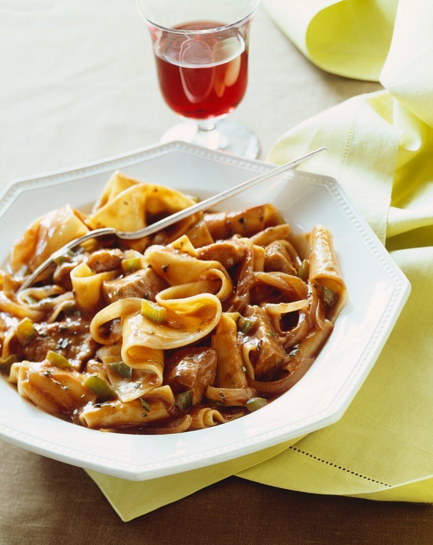 Pappardelle al ragù di pollo (ribbon pasta with chicken ragout)