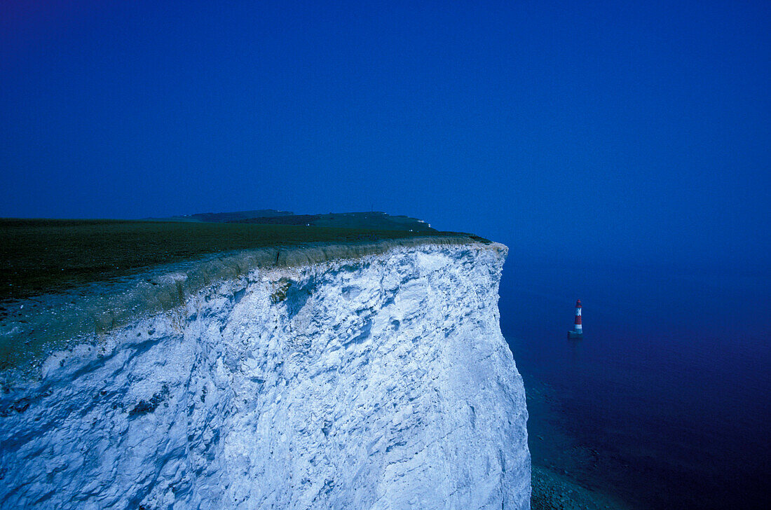 Steep coast and lighthouse in the evening, Beachy Head, Sussex, England, Great Britain, Europe