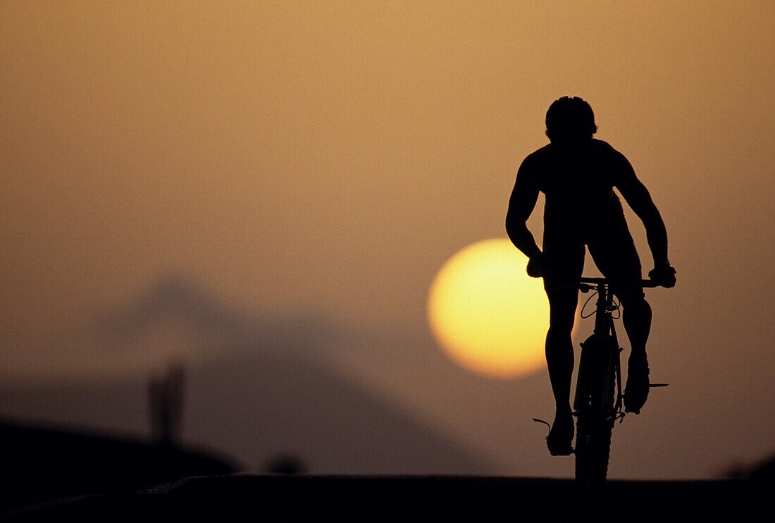 Mountain Biking, Sonnenuntergang, Spanien