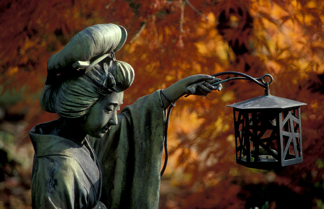 Bronzestatue, Japanischer Garten, Leverkusen, Nordrhein-Westfalen, Deutschland