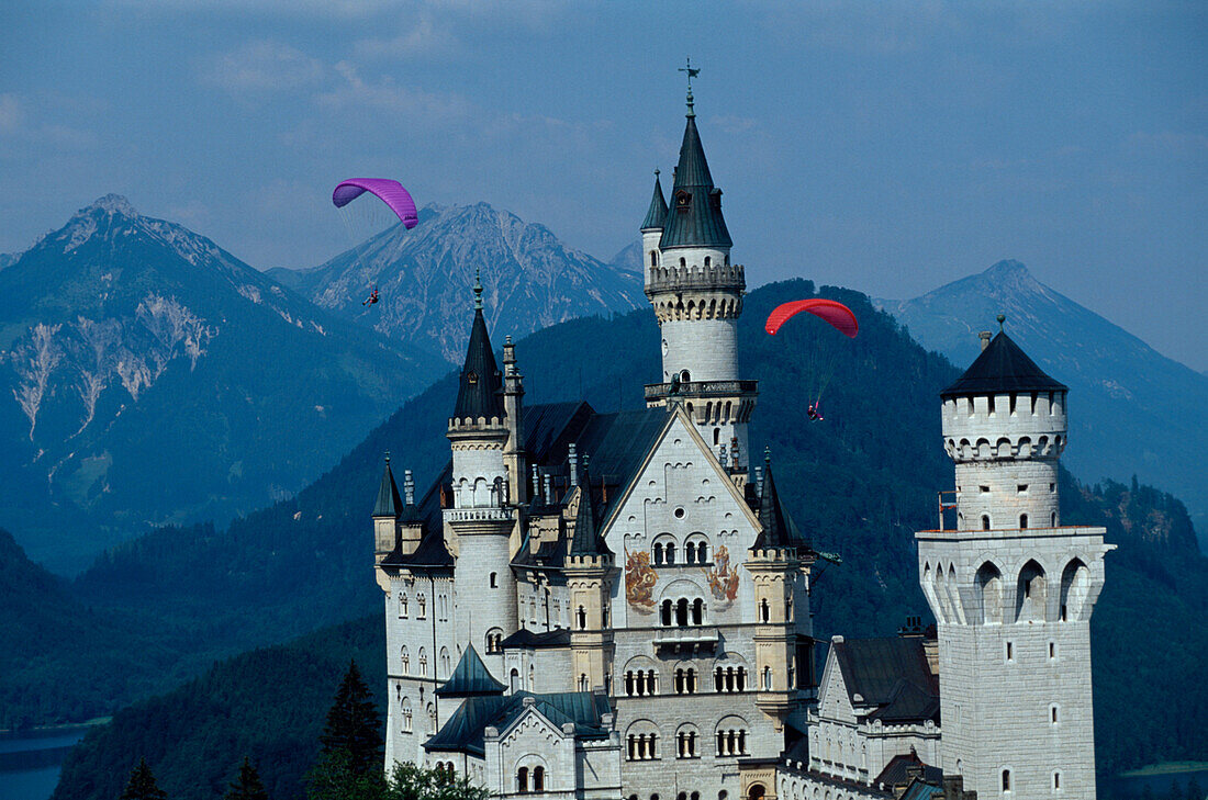 Paragliding, Schloss Neuschwanstein Bayern, Deutschland