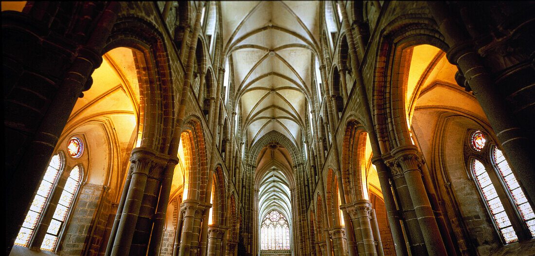 Innenansicht einer Kathedrale, Dol, Bretagne, Frankreich