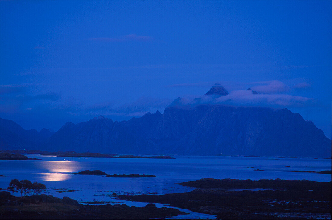 Berg bei Valberg Lofoten, Norwegen