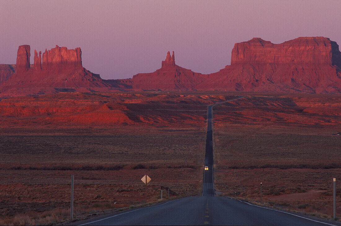 Highway 163, Monument Valley Arizona, USA