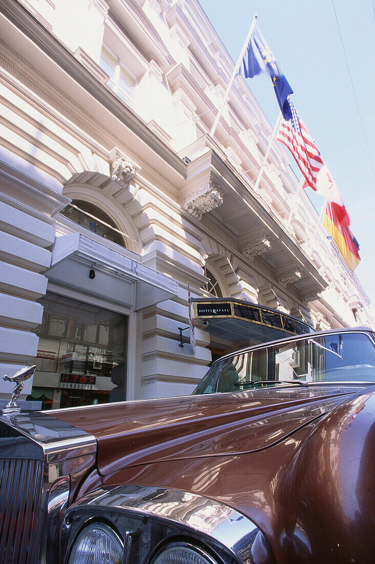 Rolls Royce in front of the entrance of hotel Rafael, Munich, Bavaria, Germany, Europe