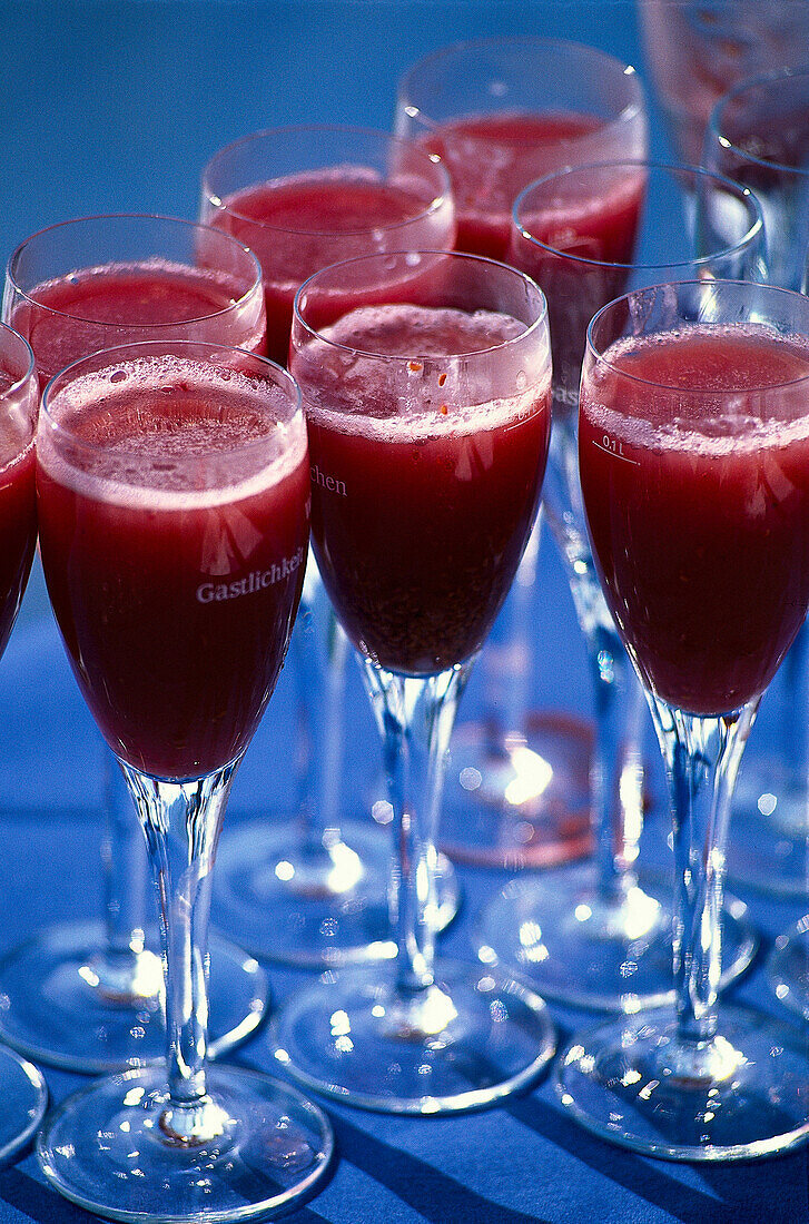 Champagne with raspberry juice, Close-up