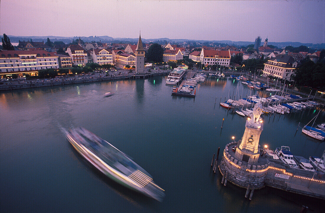 Hafen von Lindau, Dämmerung, Bodensee Bayern, Deutschland