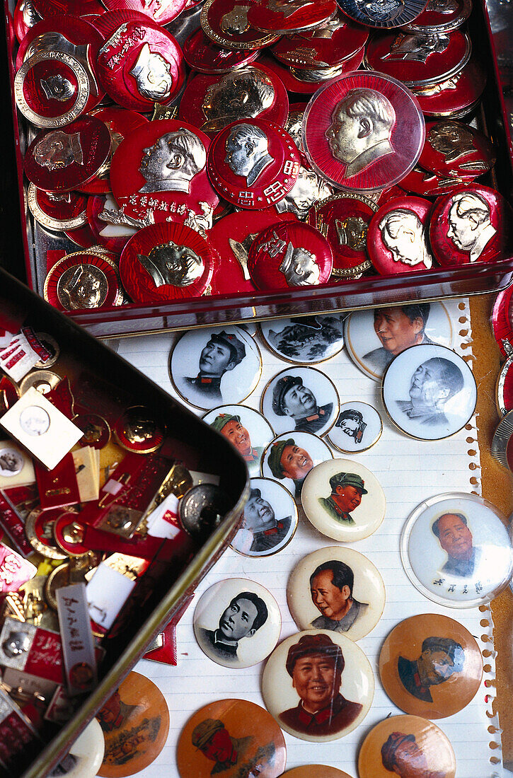 Mao Buttons, Souvenirshop, Hongkong China