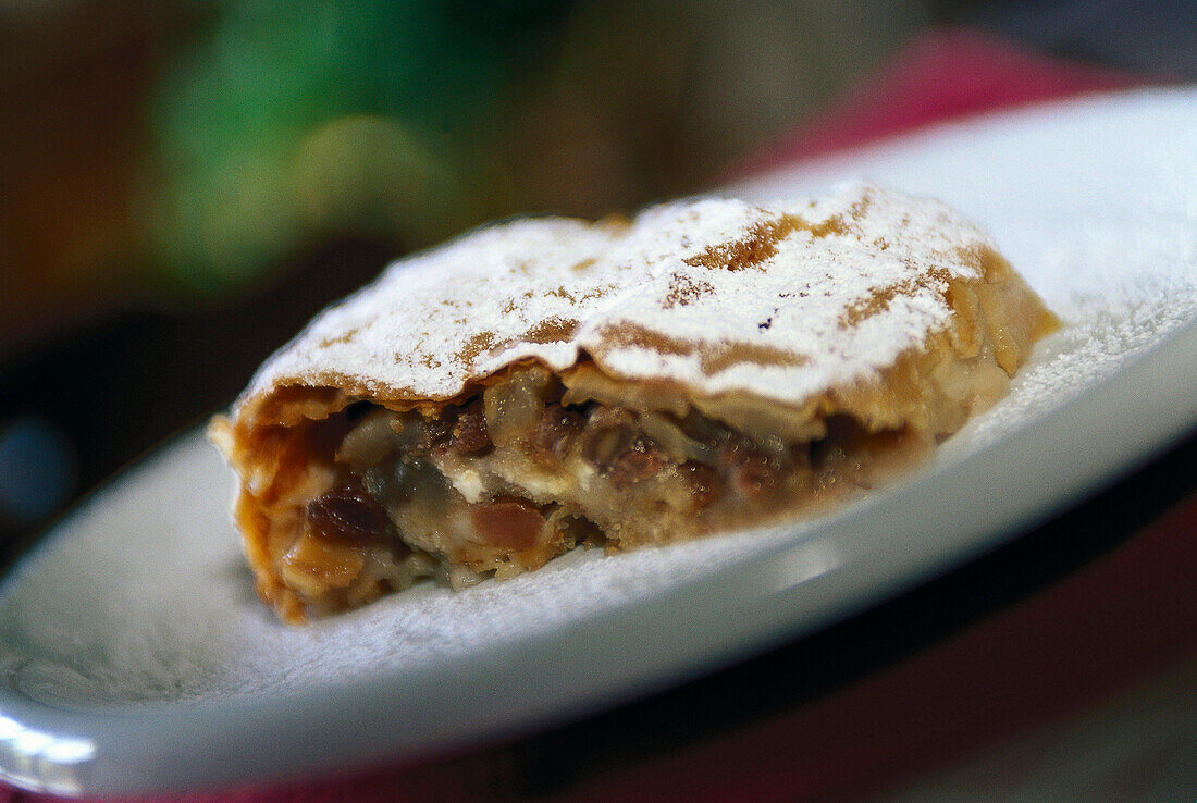 Apfelstrudel, Food