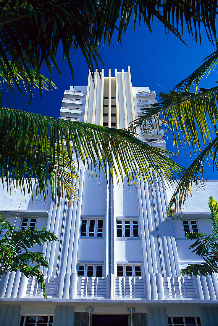 Weisses Gebäude im Sonnenlicht, Art Deco District, Ocean Drive, Miami Beach, Miami, Florida, USA, Amerika
