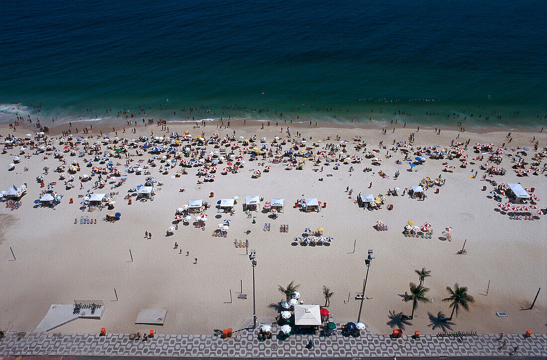 Blick von oben auf den Ipanema Strand, Rio de Janeiro, Brasilien, Südamerika, Amerika
