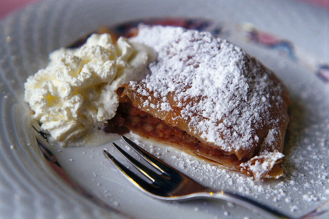 Apple strudel, Food, Vienna Austria