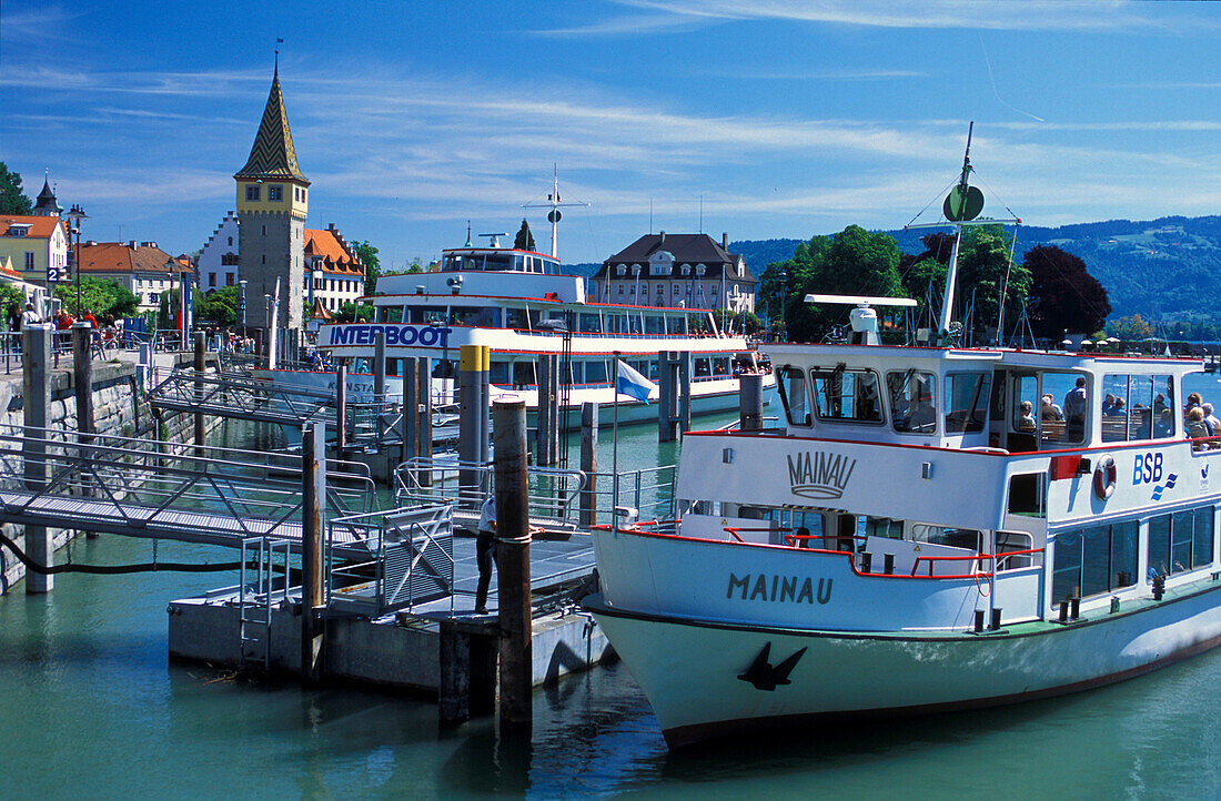 Ausflugsboote im Hafen, Bodensee, Lindau, Bayern, Deutschland, Europa