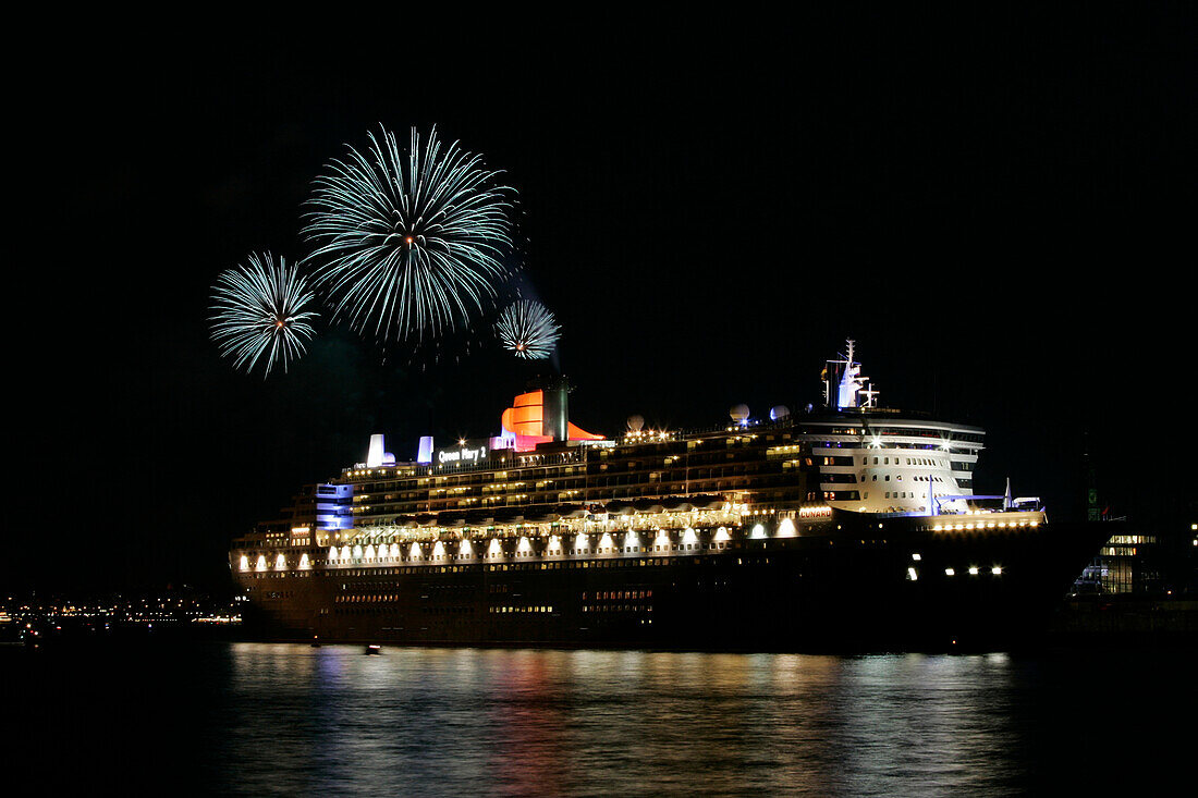 Queen Mary 2, Harbour Hamburg, Hamburg Germany