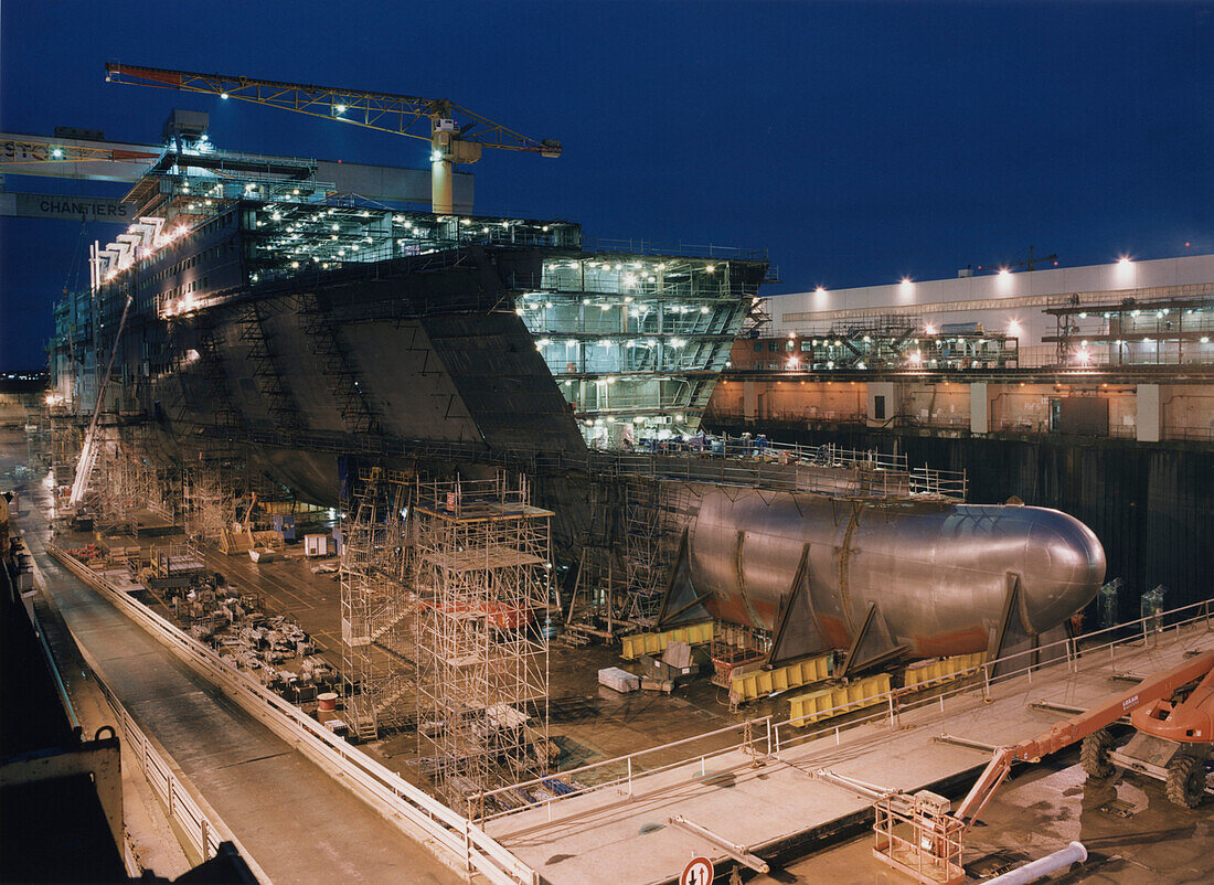 Queen Mary 2, Shipyard in Saint-Nazaire
