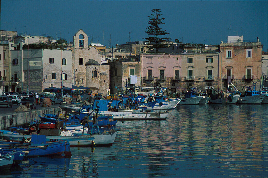Hafen, Trani, Apulien, Italien