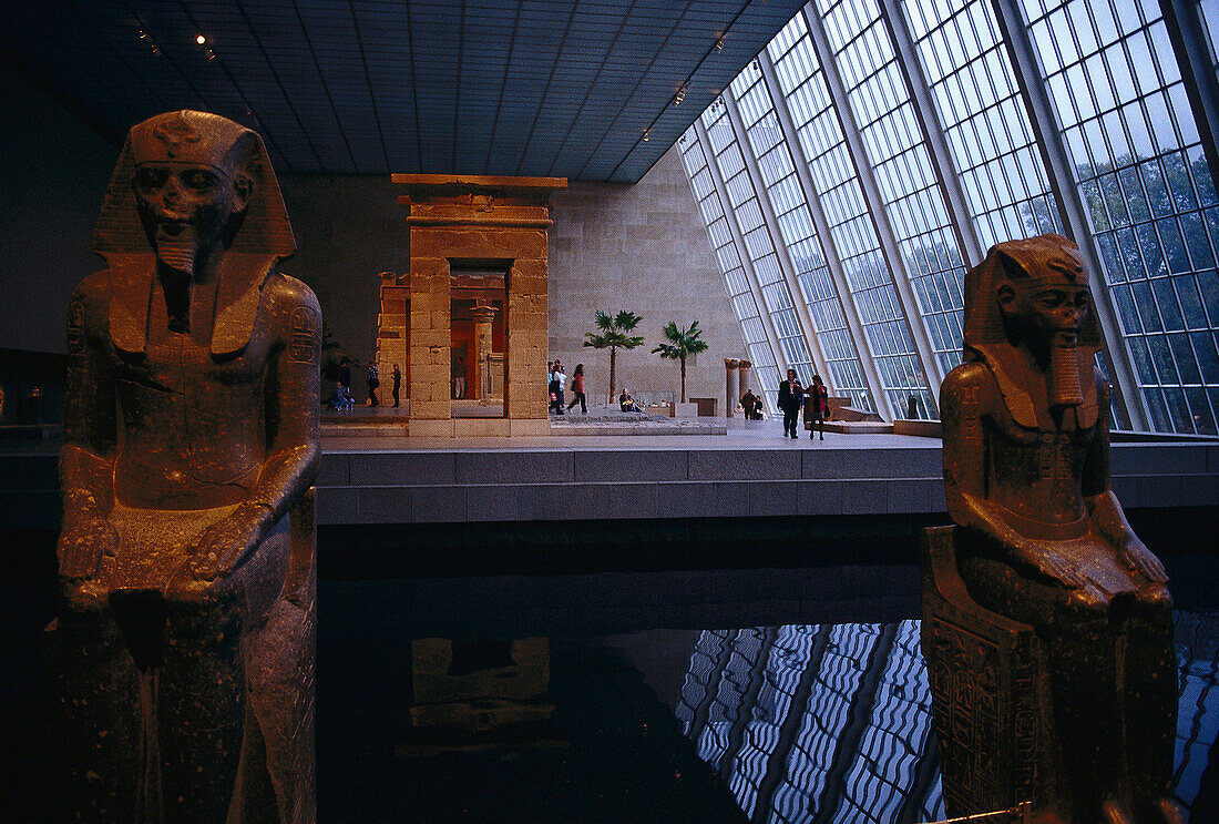 Interior view of the egyptian exhibition at the Metropolitan Museum of Art, Manhattan, New York, USA, America
