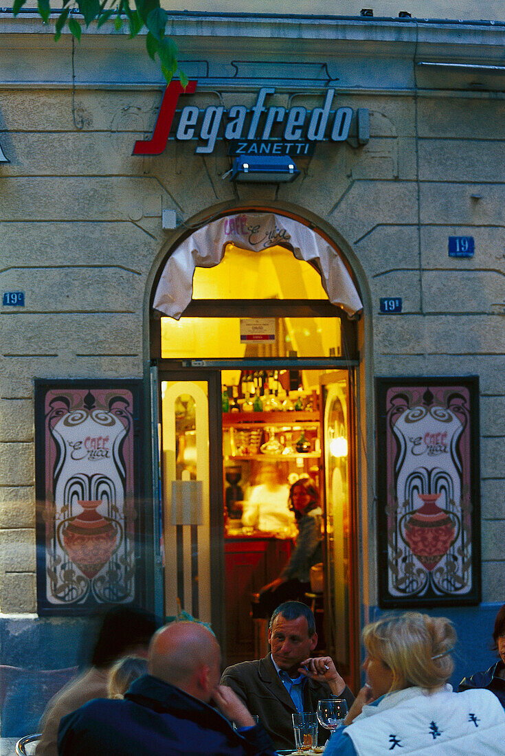 Bar, Viale XX.Settembre, Trieste, Friuli Italy