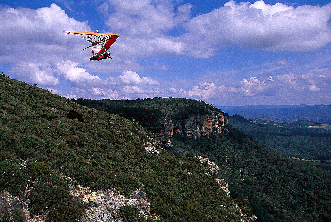 Hang Gliding , Blackheath Mountains, New South Wales Australia