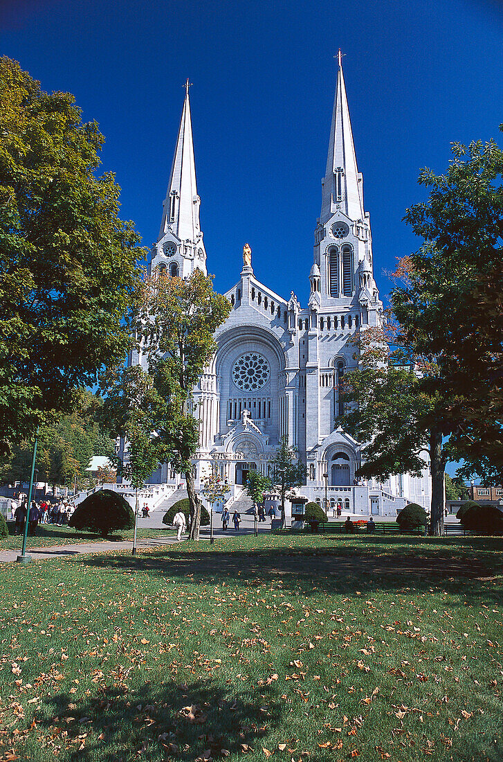 Basilique Sainte Anne de Beaupré, Cote de Beaupré Prov. Quebec, Canada