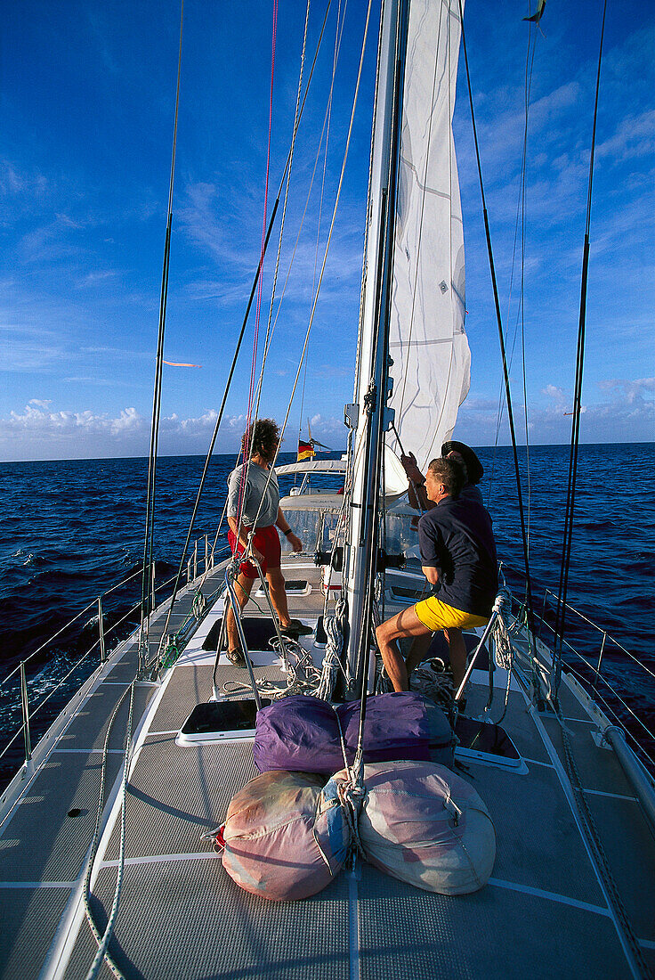 Segelboot vor Deux Pitons, St. Vincent, Grenadinen