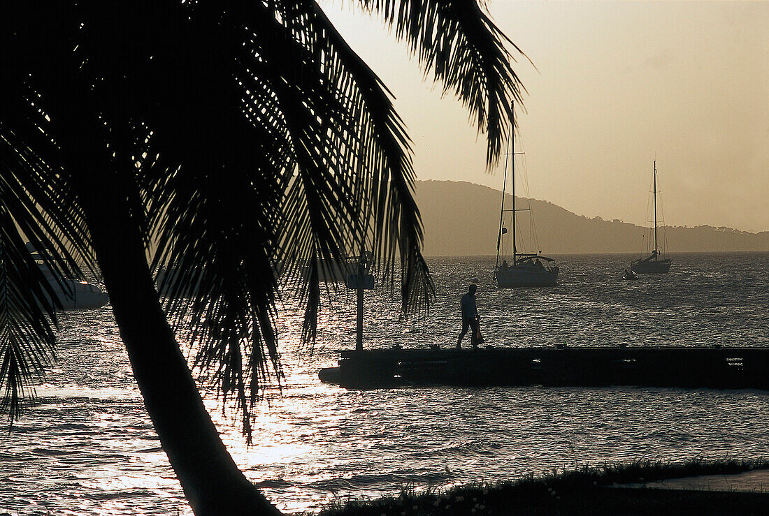 Strand und Pier, Petit St. Vincent St. Vincent, Grenadinen