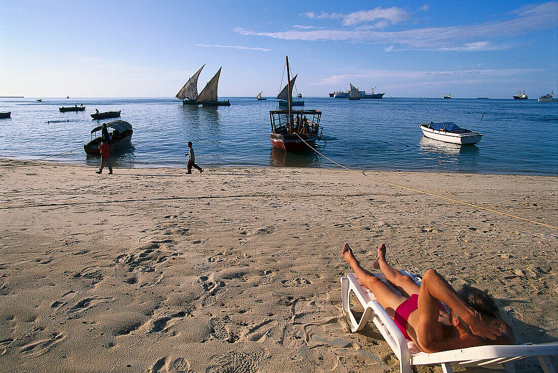 Sunbathing-Jamituri Park, Zansibar Town Zansibar, Tanzania