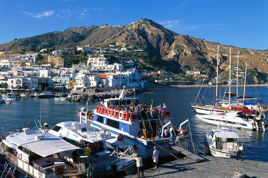 Boat with tourists at the pier, Sant´ Angelo, Ischia, Campania, Italy, Europe