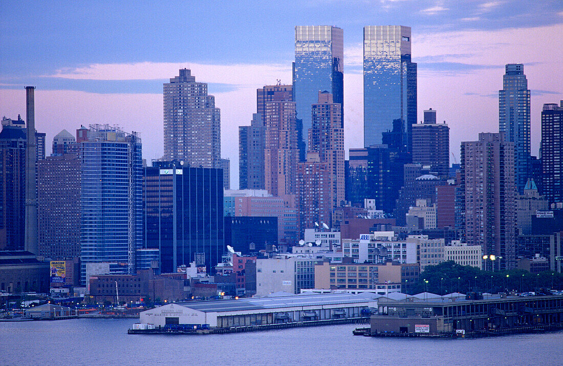 Manhattan with AOL Towers in the morning, Manhattan, New York, USA, America