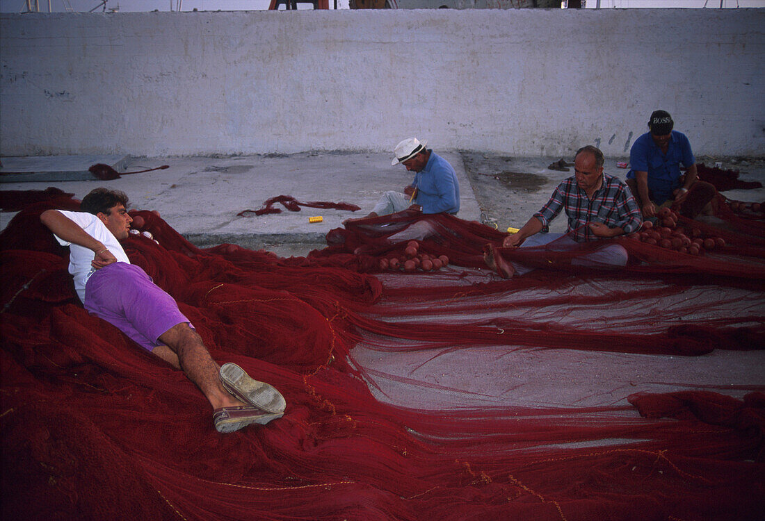 Fischer bei der Arbeit, Jerápetra, Kreta Griechenland