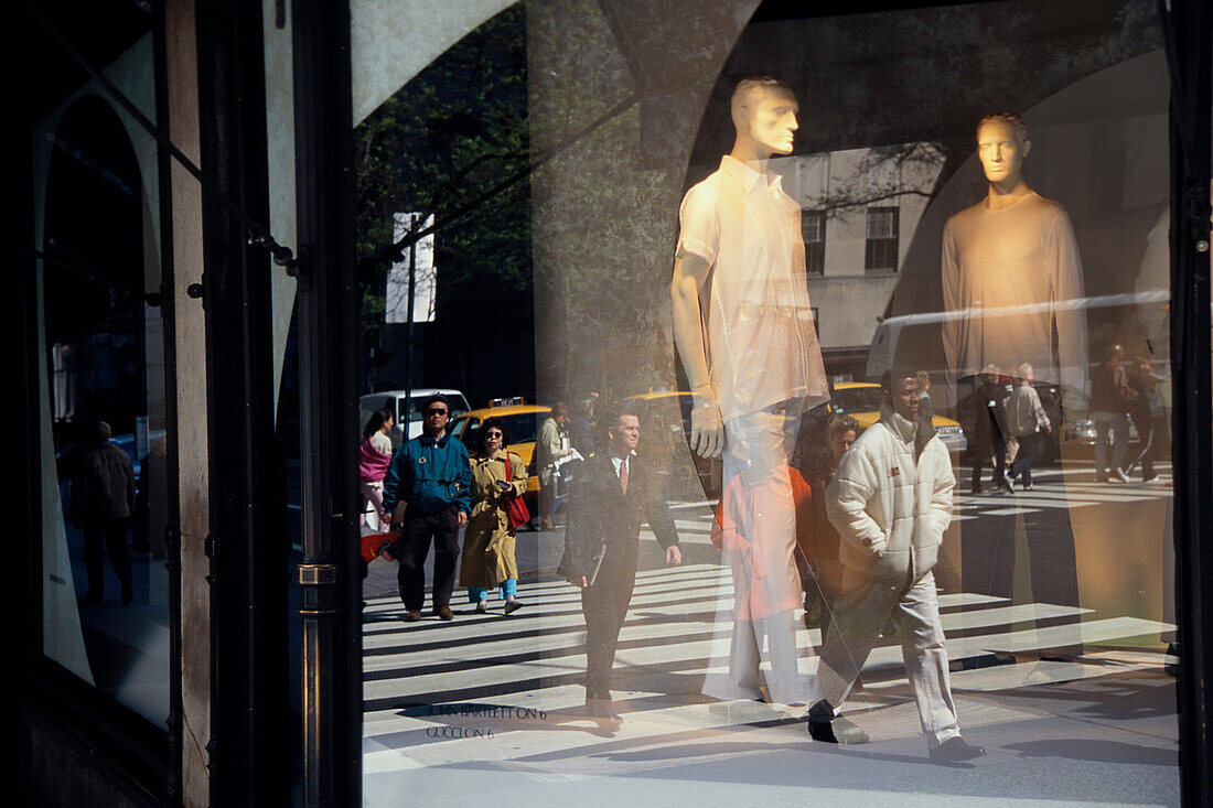 Schaufenster von Saks, 5th Ave, Manhattan, New-York, USA