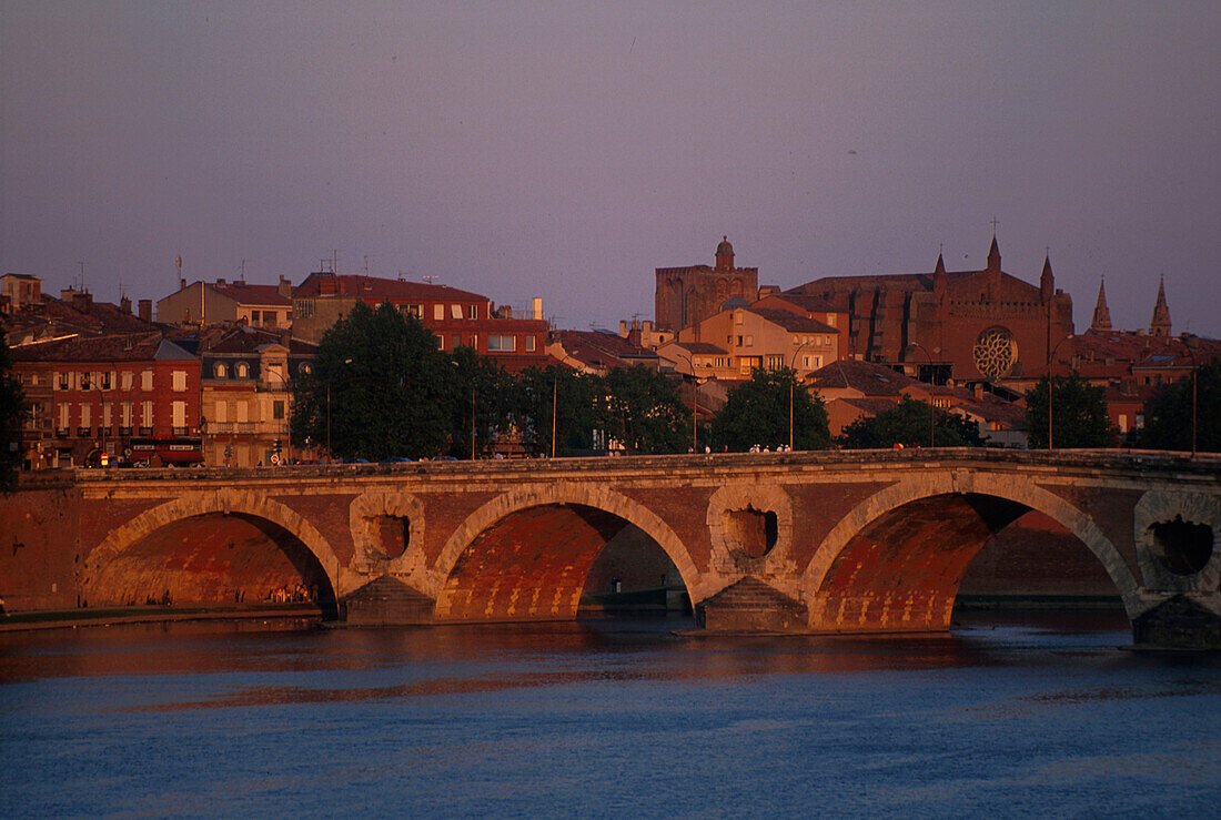Garonne, roemische Bruecke, Toulouse Frankreich