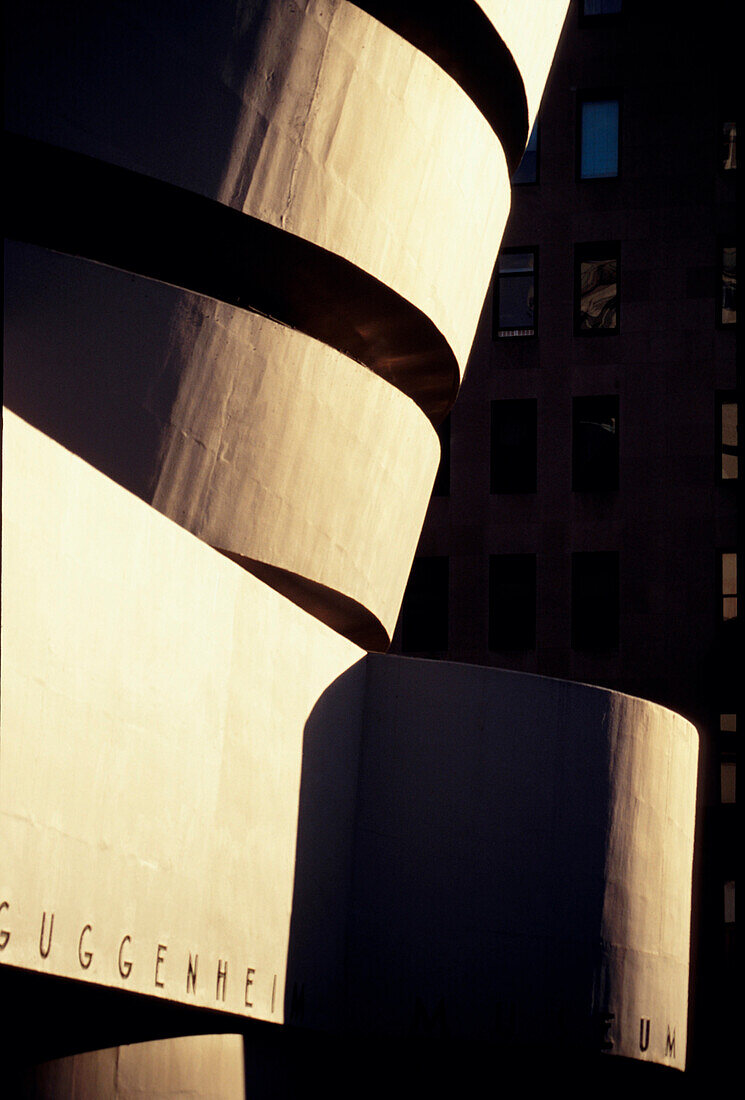 Guggenheim Museum, 5th Avenue, Manhattan, New York City USA