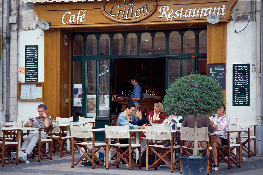 Cafe Crillon, Place Crillon, Avignon, Provence Frankreich