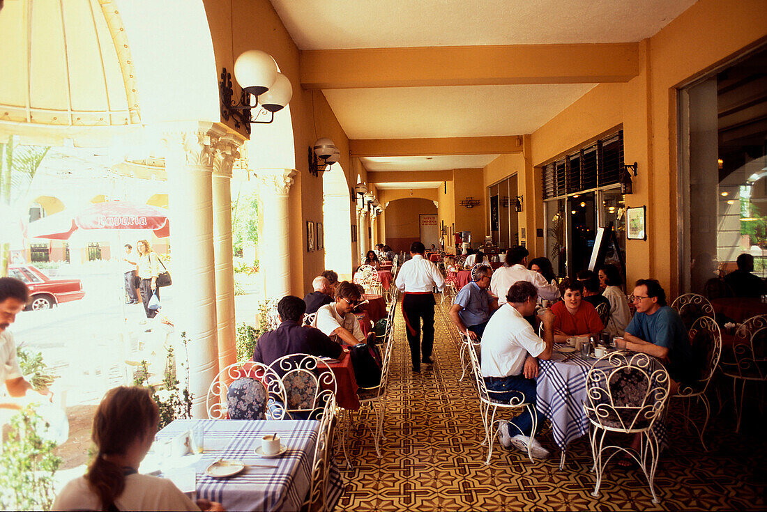 Cafe, Placa de la Cultura, San Jose Costa Rica