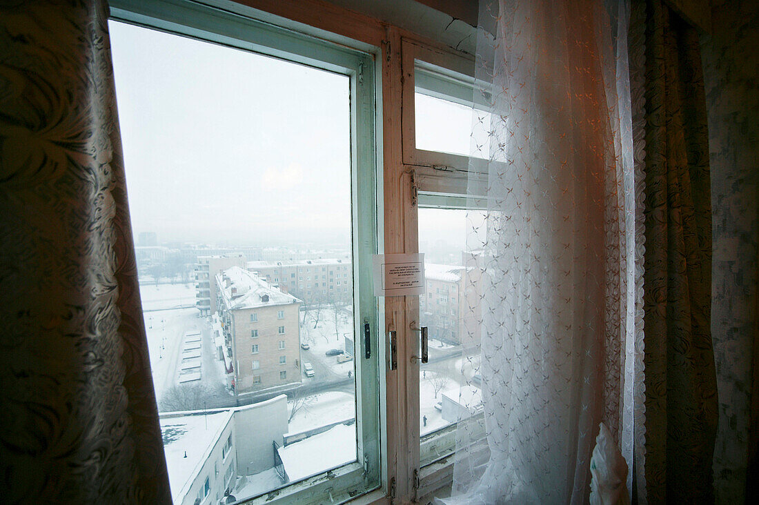 Fenster mit Blick auf die Stadt, Omsk, Sibirien