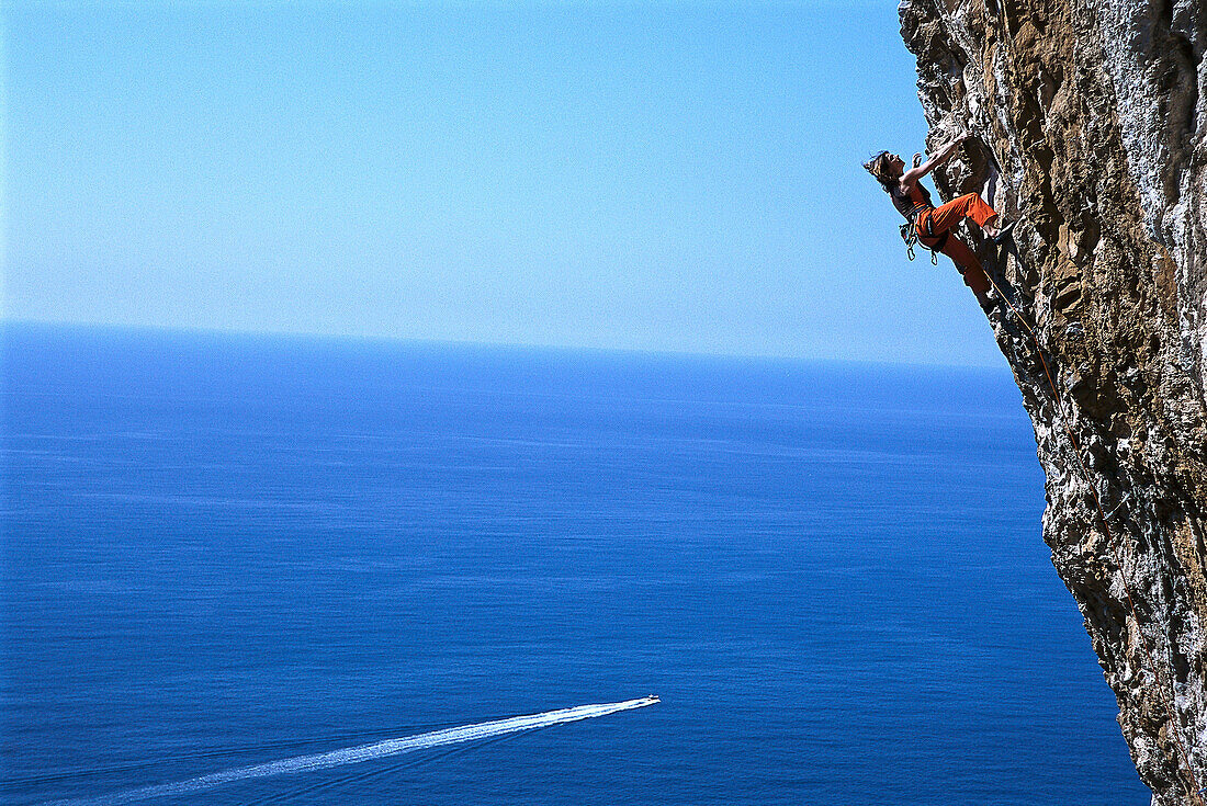 Rockclimbing, Gerda Raffetseder, Galactica 7a Muzzerone, Cinque Terre, Italy