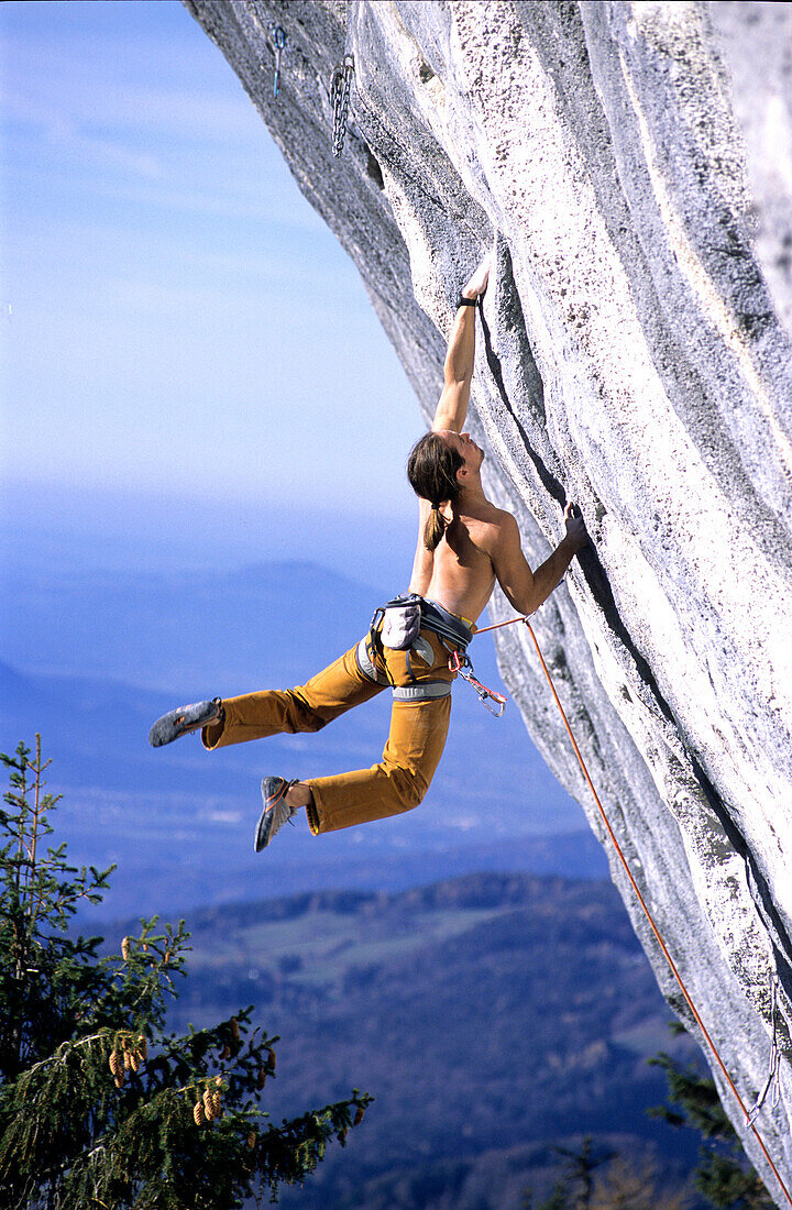 Harald Berger, Gitschenwand, Young man climbing up Gitschenwand, Salzburger Land, Austria , Harald Berger, Sportklettern Salzburg, Austria