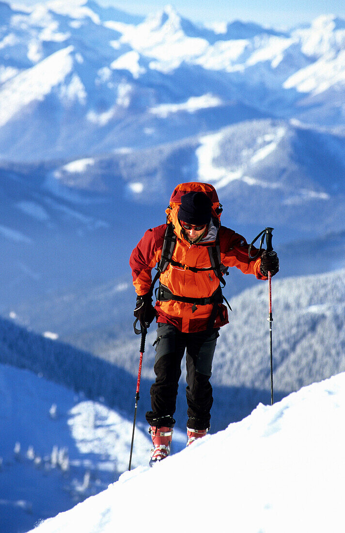 Man moving up on ridge, Strichkogel, Gosaukamm, Austria