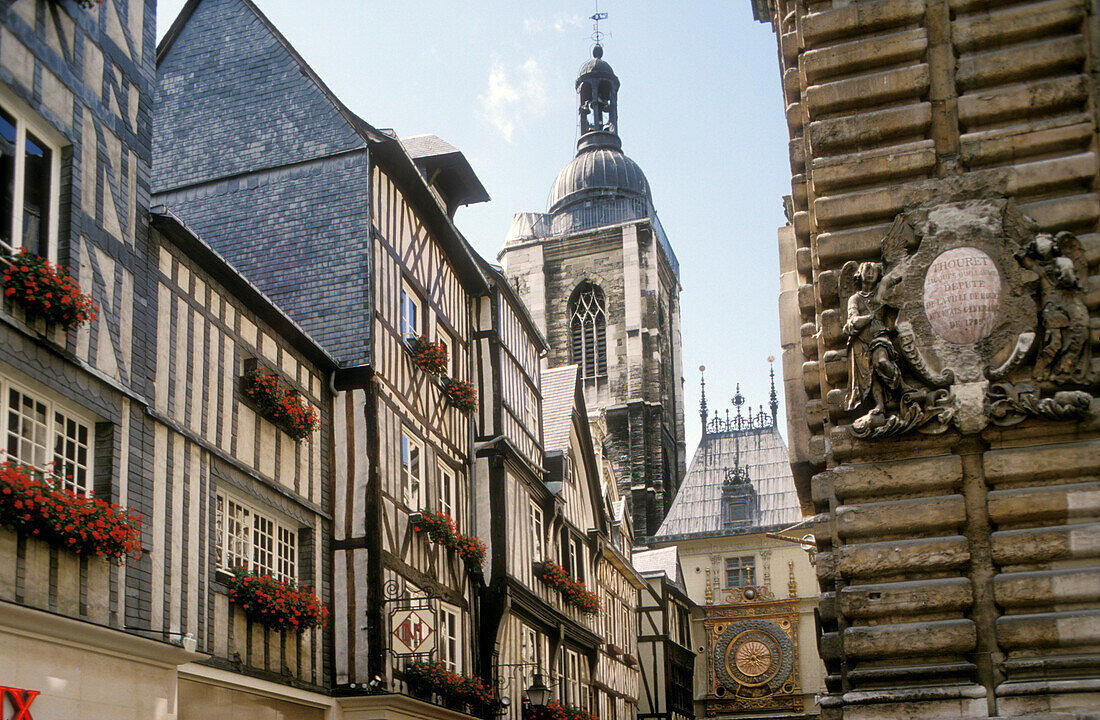 Rue du Gros Horloge, Rouen, Normandie France